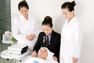 廣州美容職業培訓學校及其發展前景